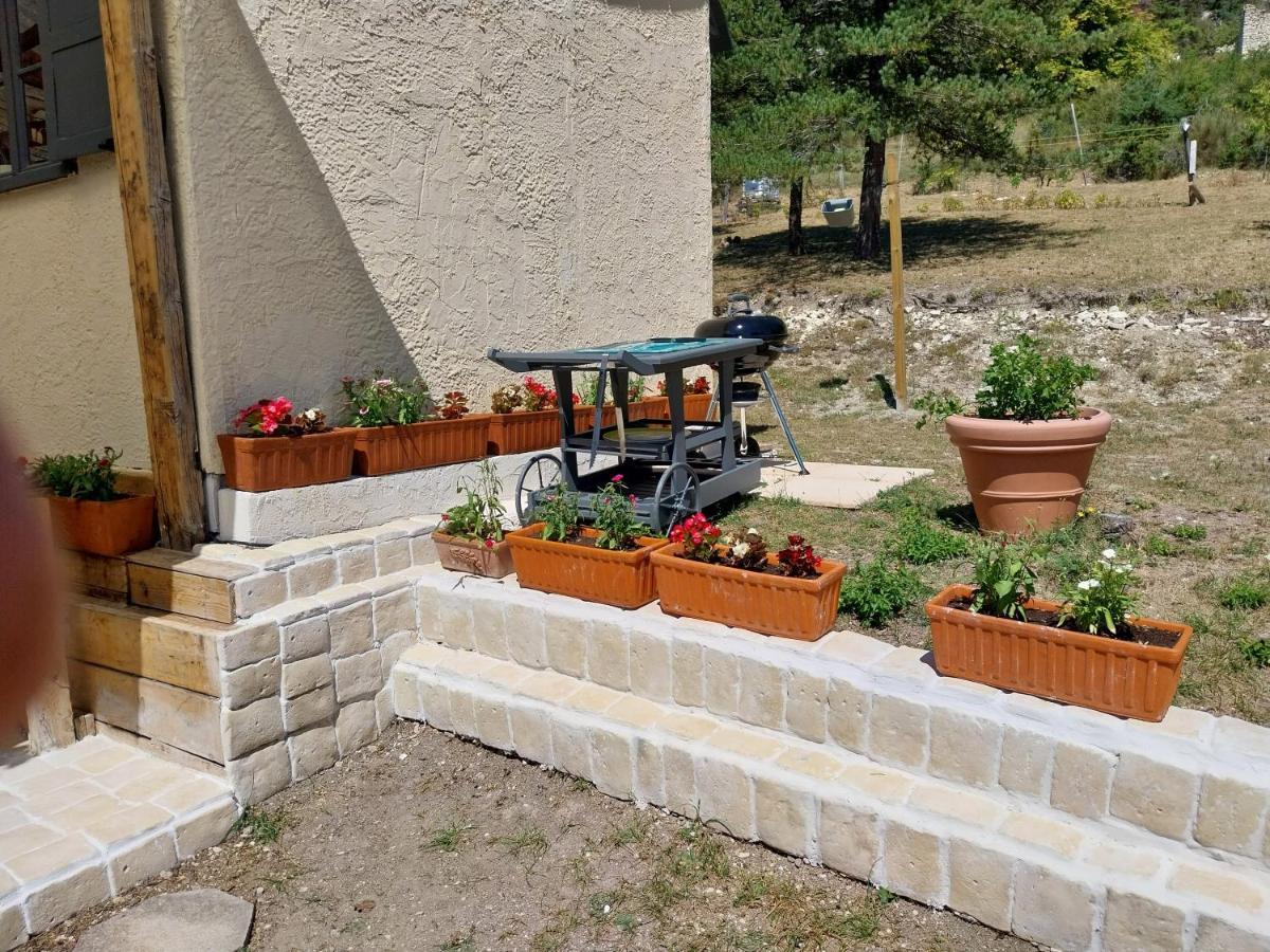 Petit Studio Dans La Prairie Saint-Auban  Exterior photo